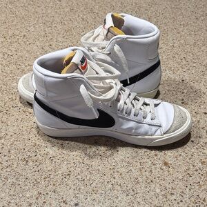 Nike Women’s Blazers size 10